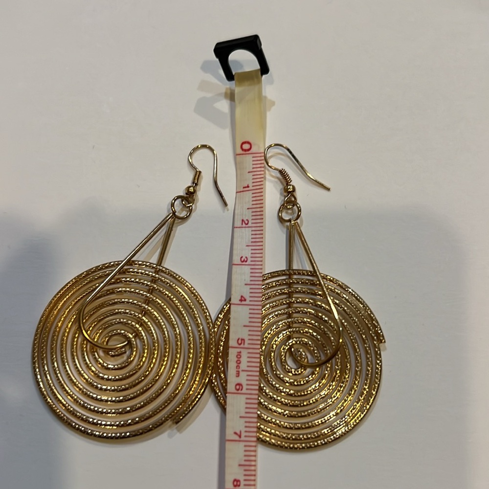 Beautiful ear ring - Picture 2 of 2
